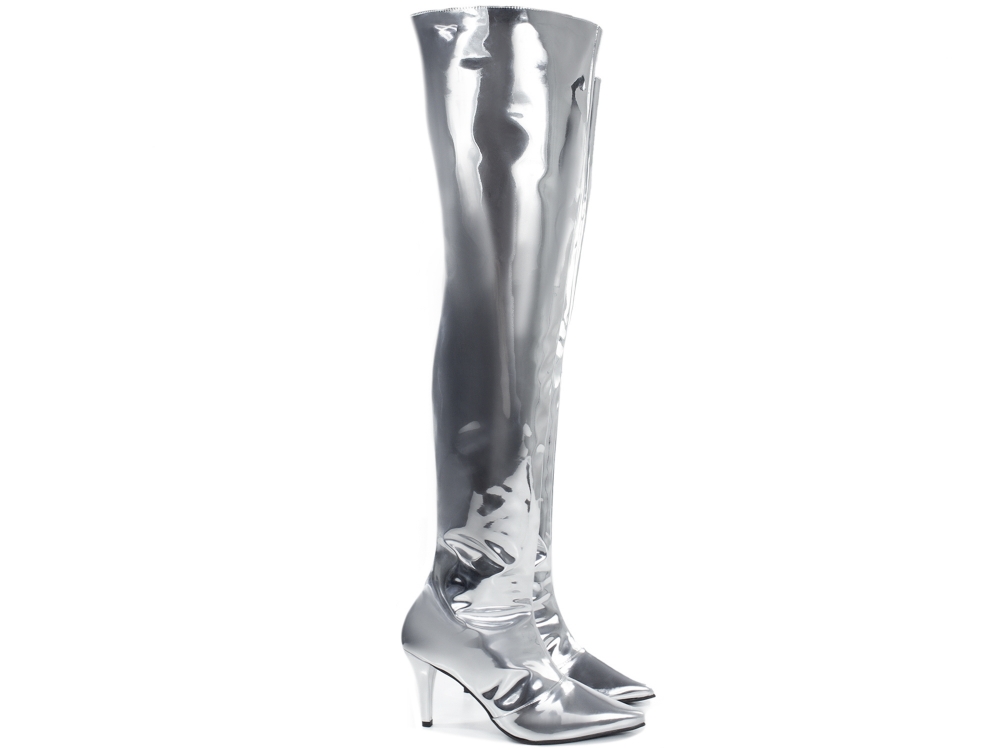 Bota Over The Knee Arrasadora Bico Fino Verniz Metalizado Prata