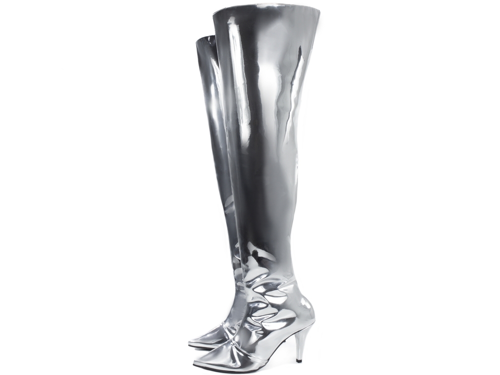 Bota Over The Knee Arrasadora Bico Fino Verniz Metalizado Prata