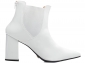 Bota Arrasadora Bico Fino Verniz Branco