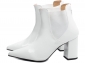 Bota Arrasadora Bico Fino Verniz Branco