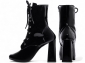 Bota Arrasadora Bico Redondo Verniz Preto